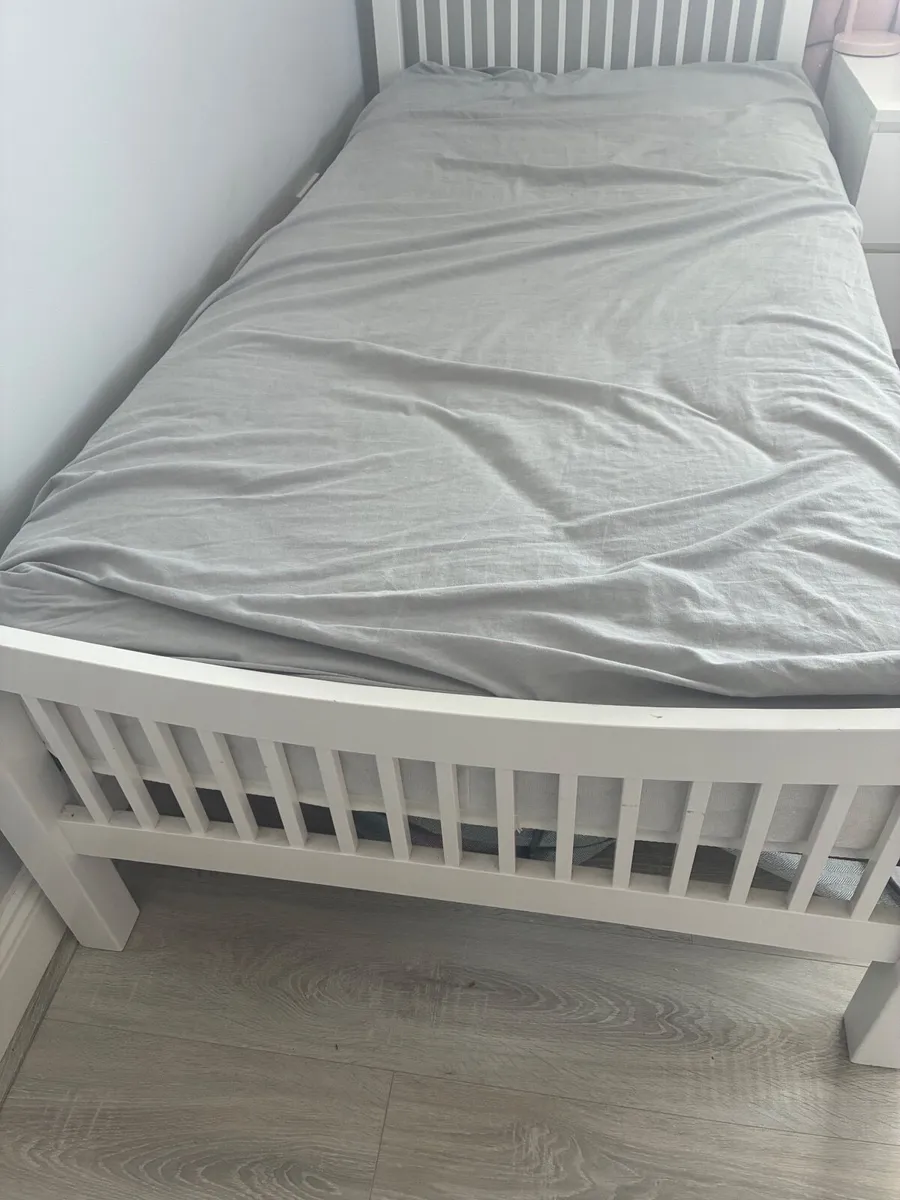 Single bed & mattress - Image 2