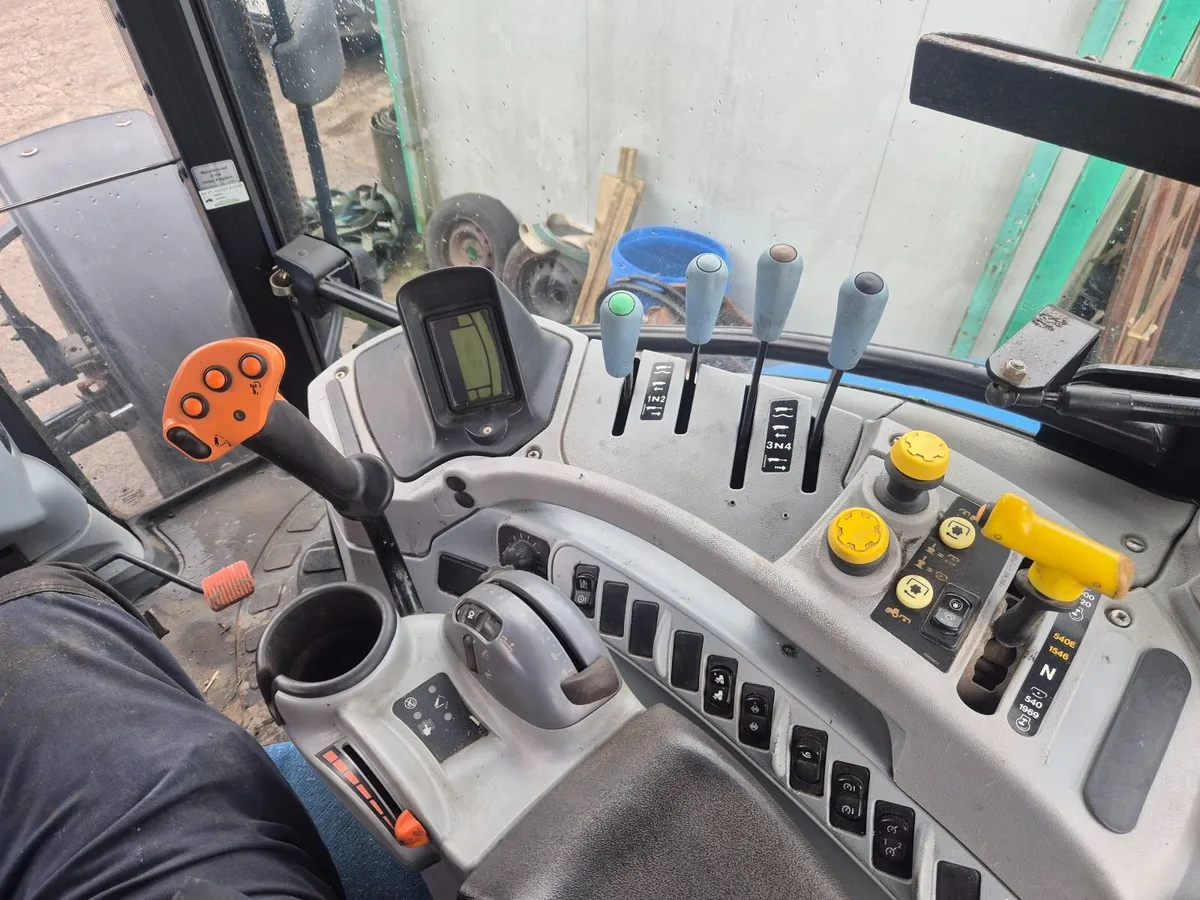 New Holland T6070 2008 - Image 3