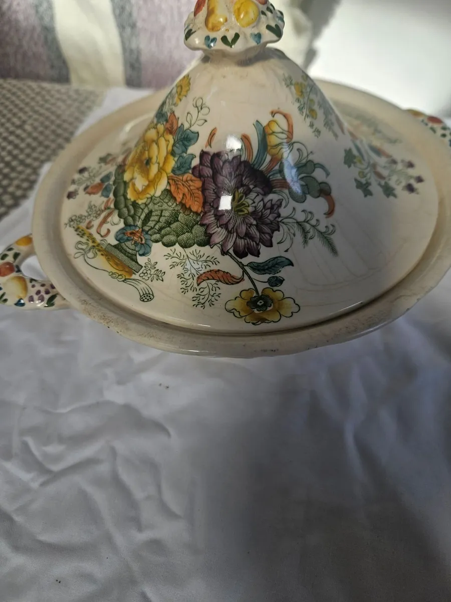 Soup tureen - Image 1