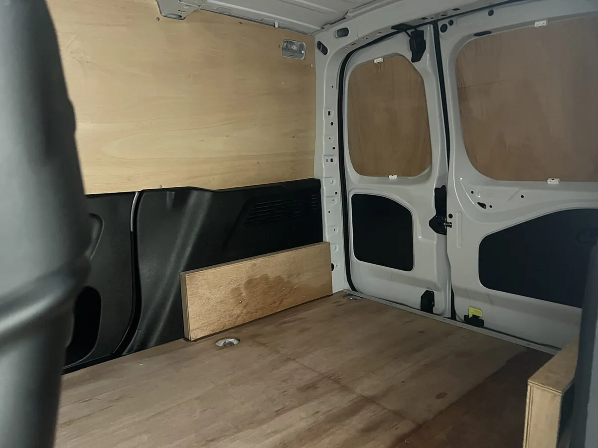 2023 Peugeot Partner Small Panel Van - Image 3