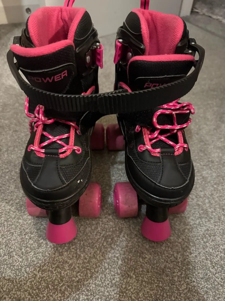 Power Girls roller skates - Image 1