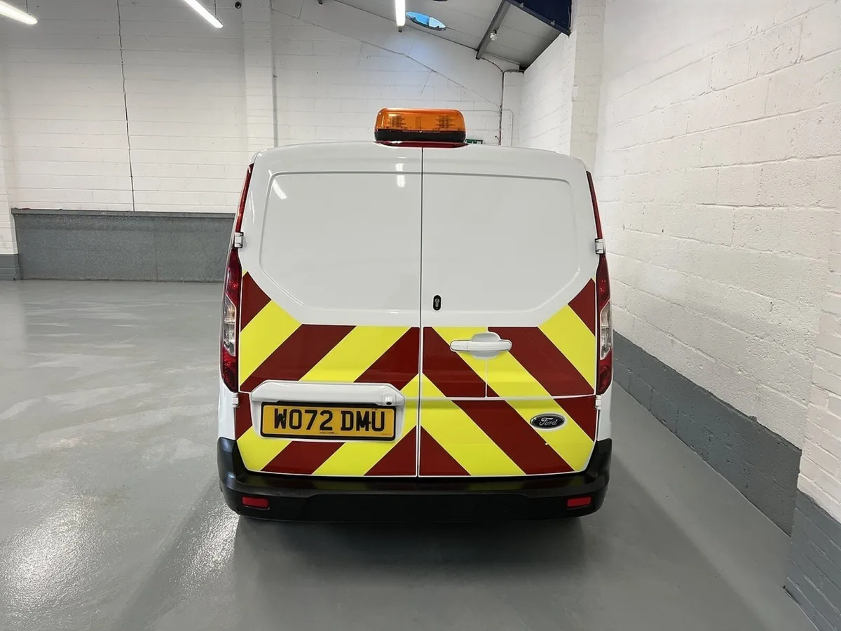 2023 Ford Transit Connect Small Panel Van - Image 4