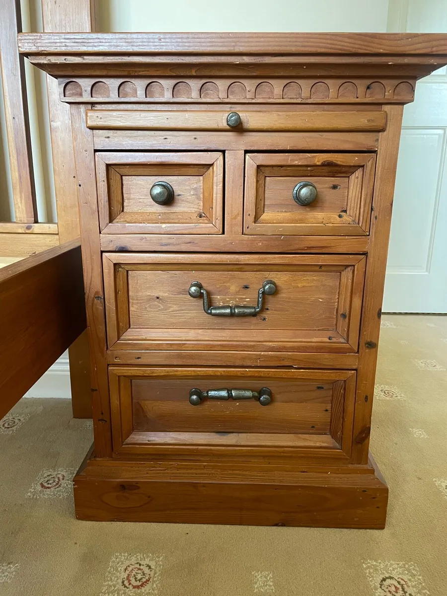 Bedroom furniture suite - Image 2