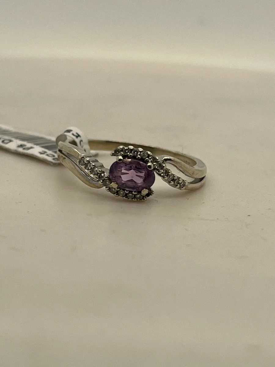 9k white gold ring with purple stone and diamonds. - Image 2