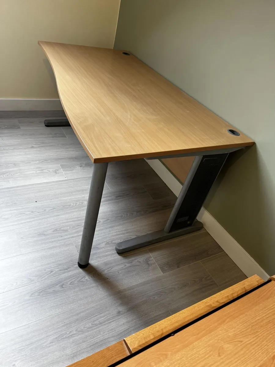 Office desk - Image 2
