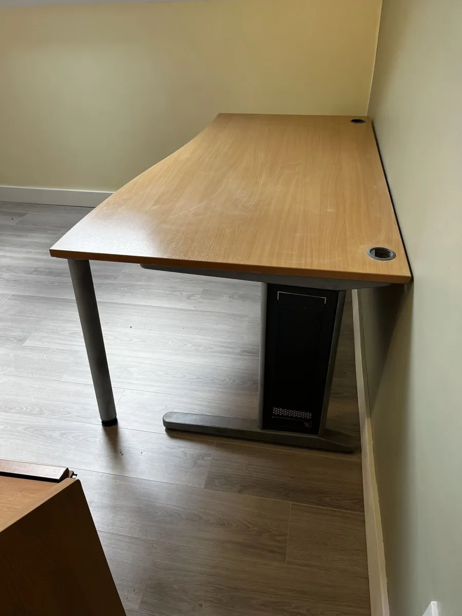 Office desk - Image 3