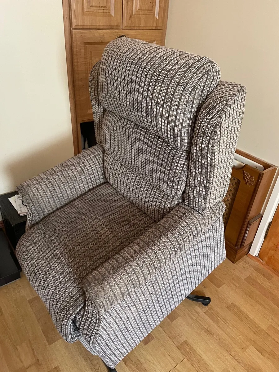 Recliner Chair - Image 1
