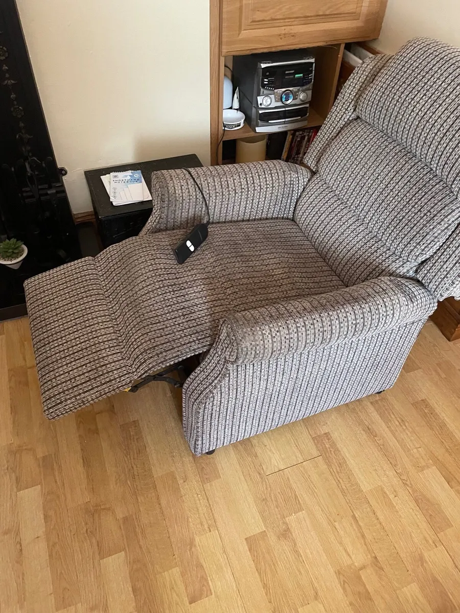 Recliner Chair - Image 2