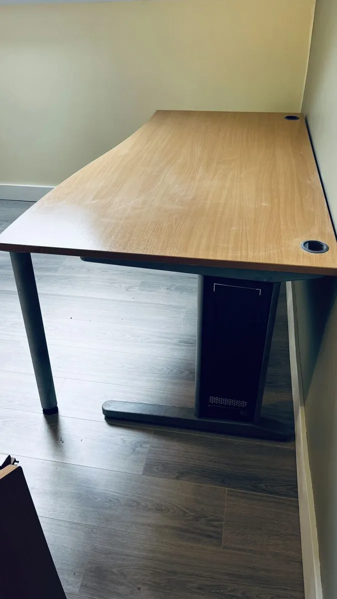 Office desk - Image 4