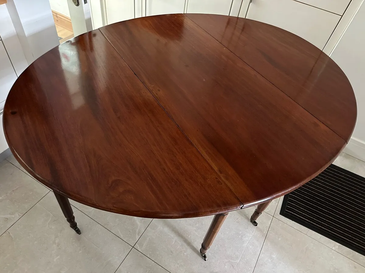 Dining room table and 6 chairs - Image 3