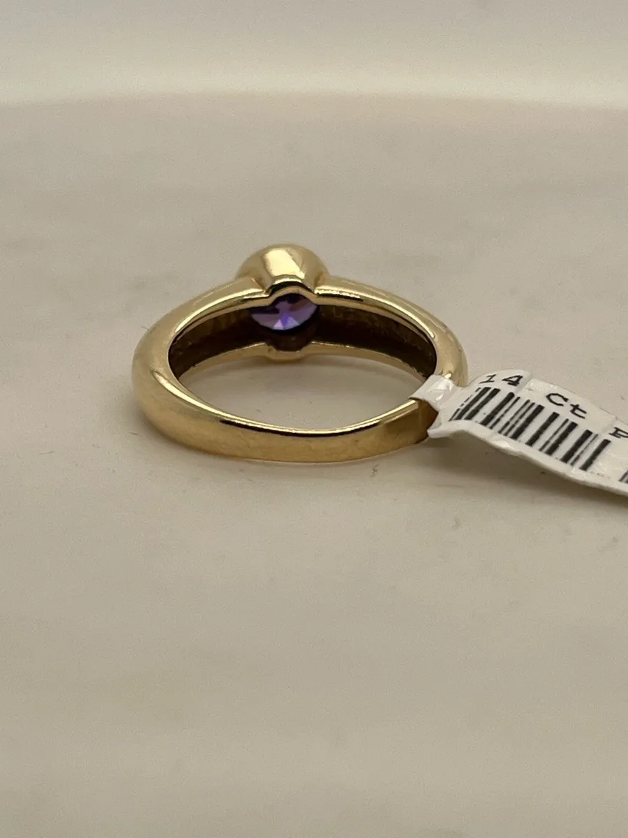 14k gold ring with purple stone. - Image 4