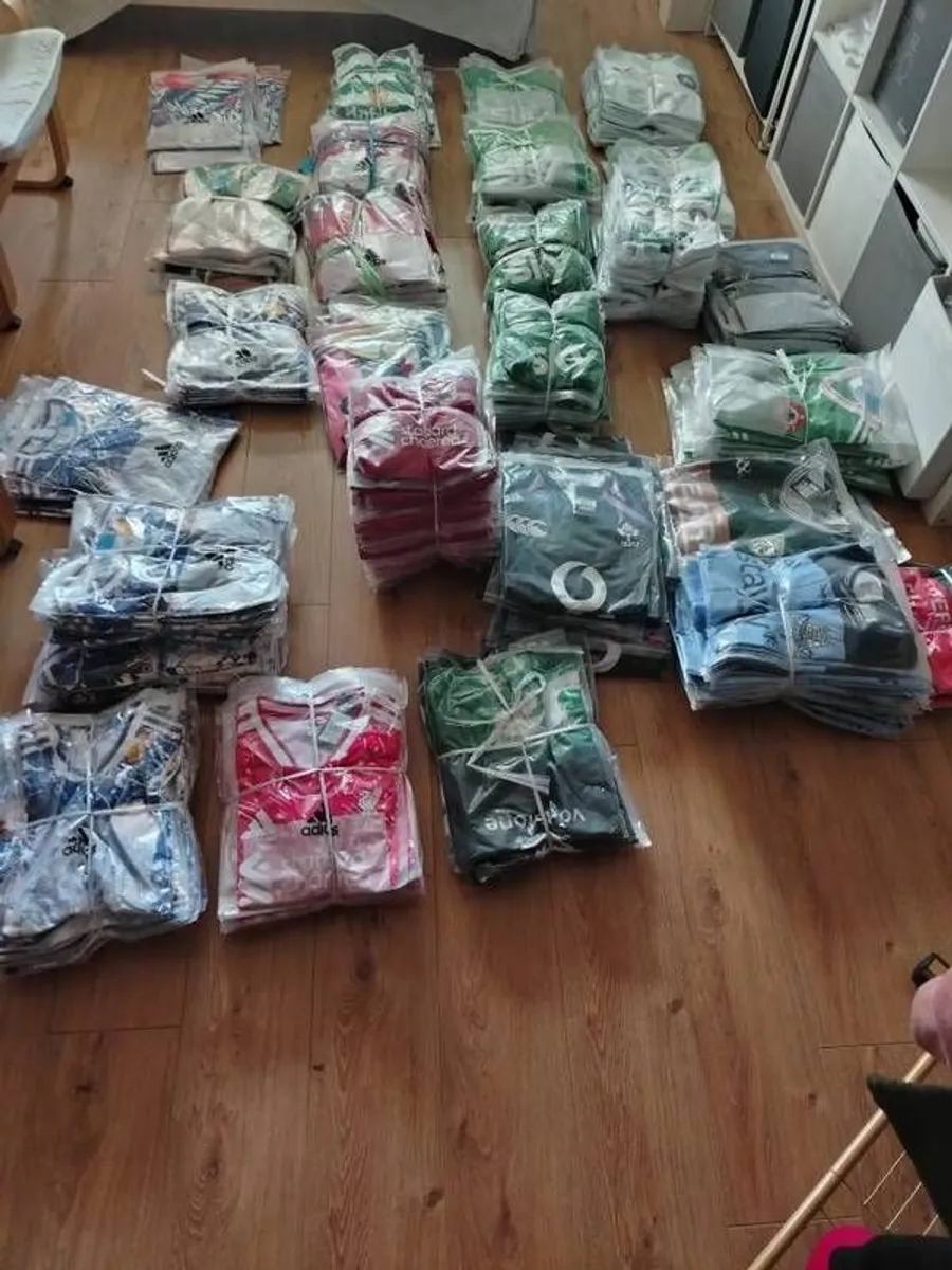 sports jerseys - Image 1