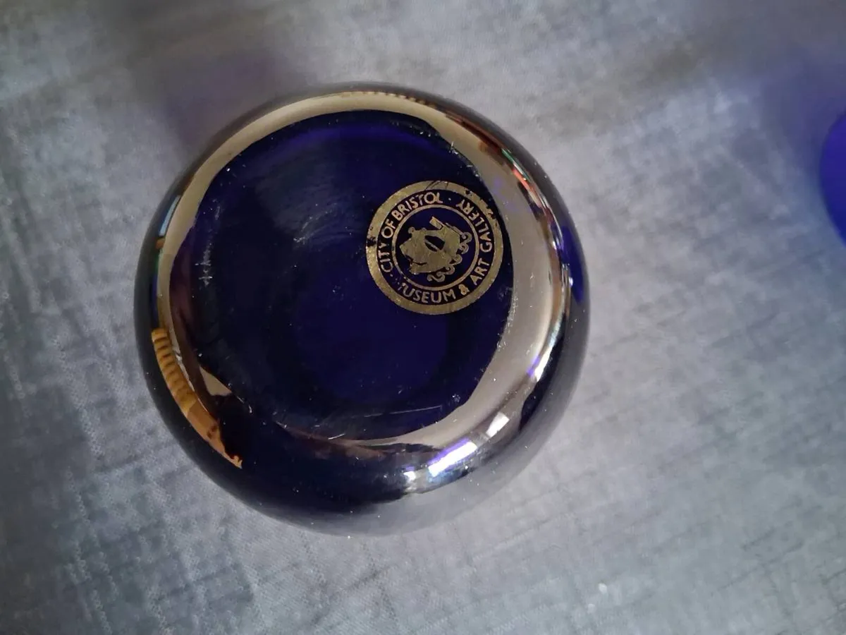 Bristol Blue Wine Glass & Vase - Image 4