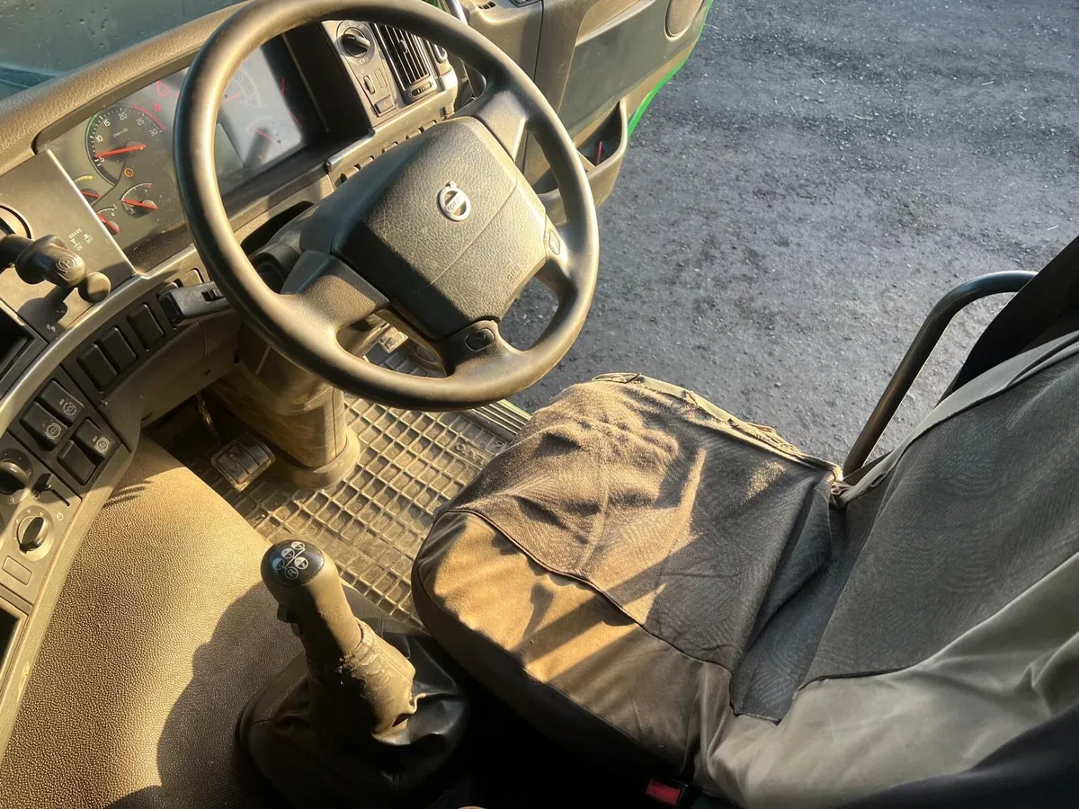 Volvo Fm13 Twin Tag Manual C/w 3 Axle drawbar trai - Image 3