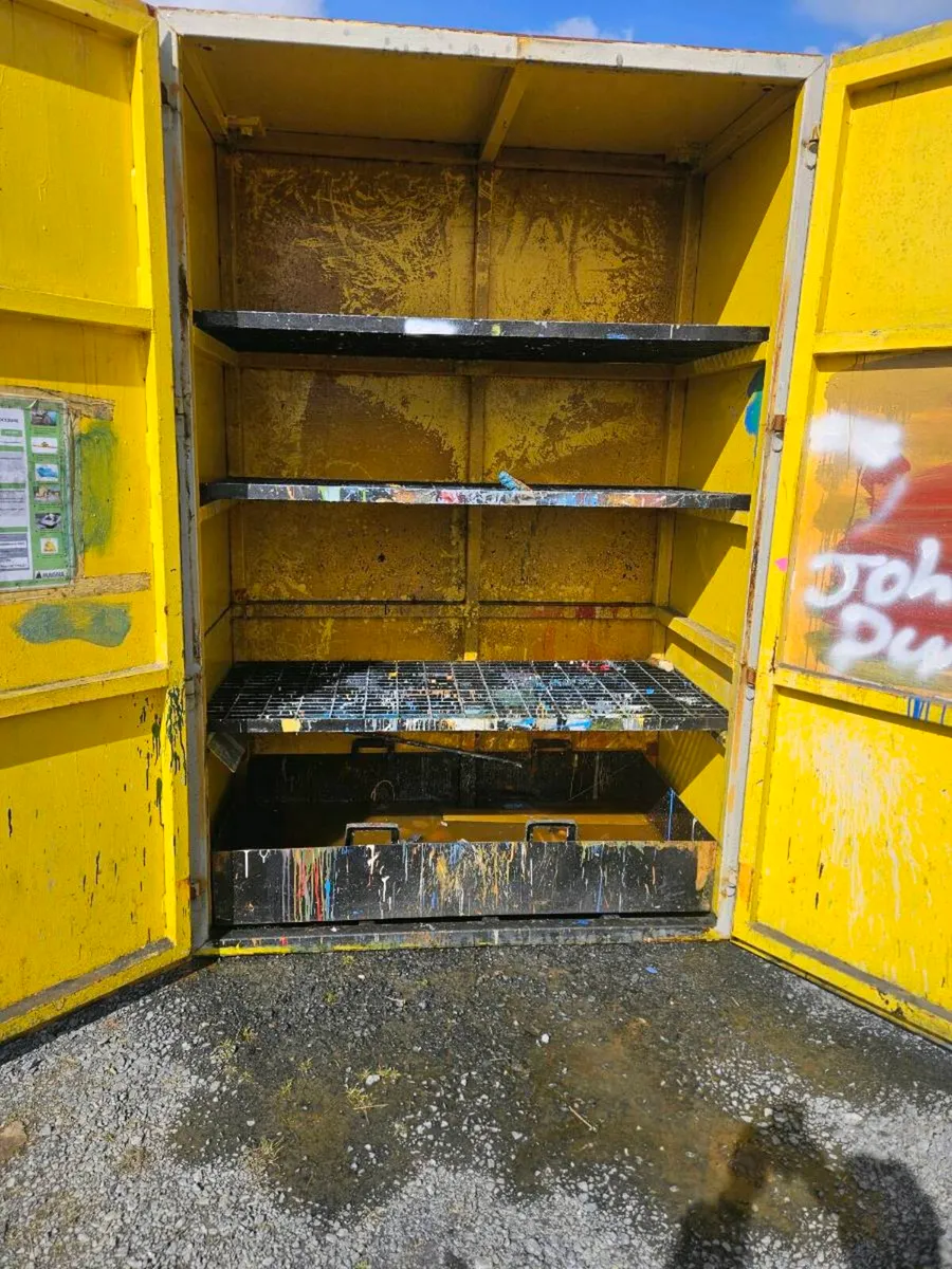 Steel lockable cabinet - Image 4