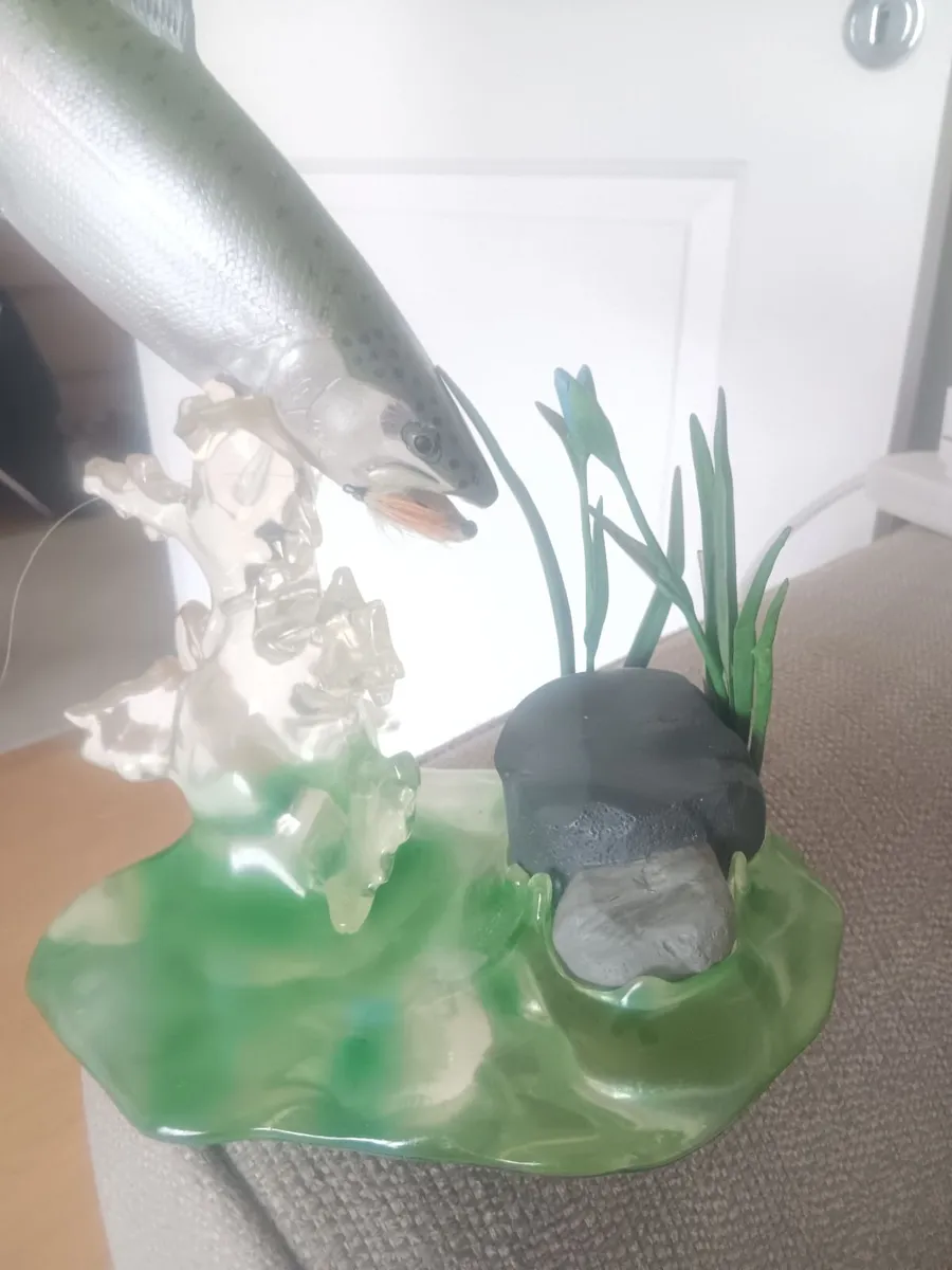 Angling sculpture - Image 1