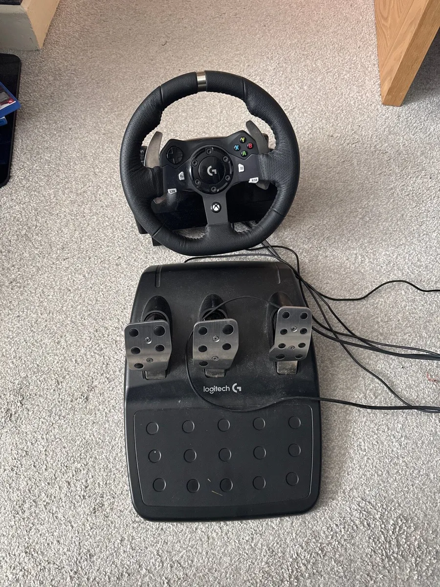 Logitech steering wheel and pedals - Image 1