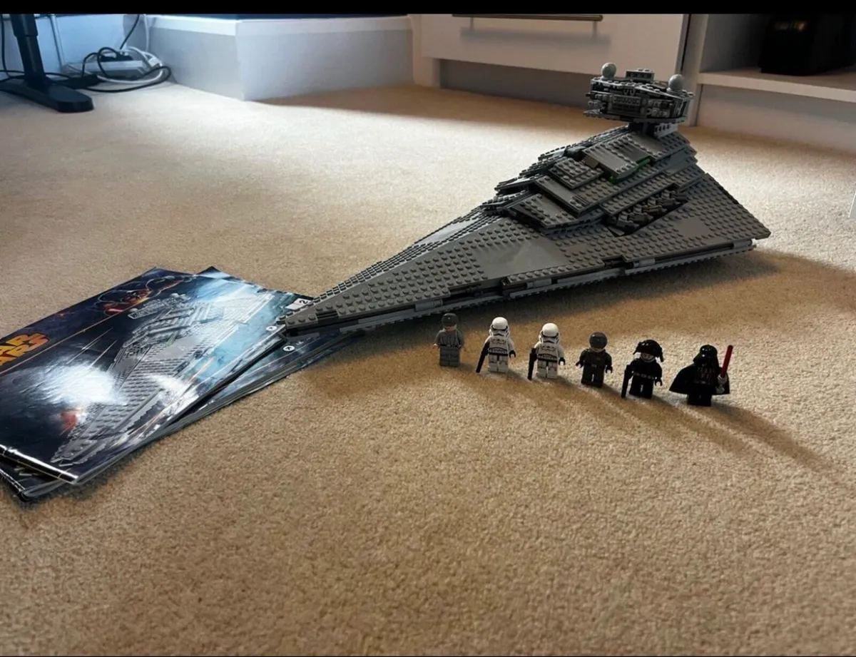 Lego Star Wars Imperial Star Destroyer - Image 1