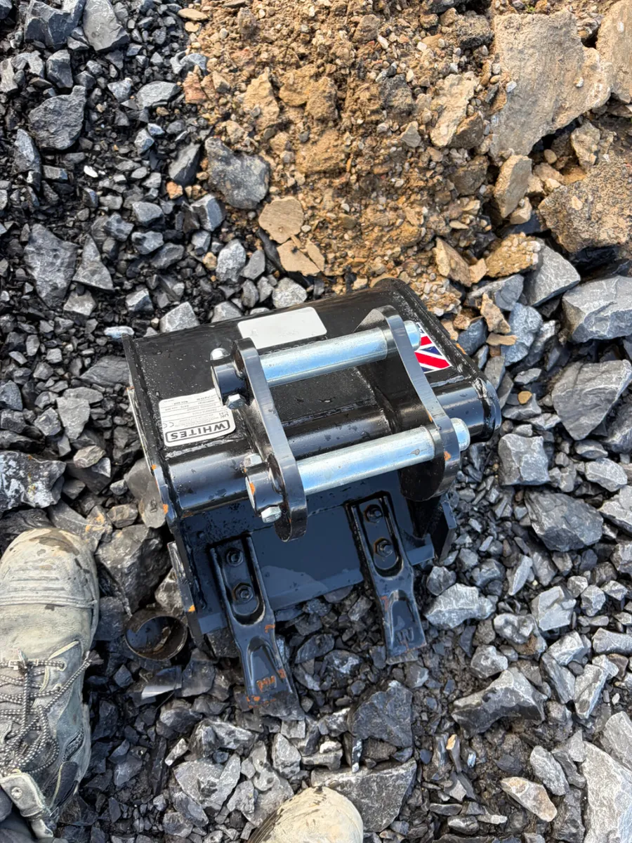 Unused 1ft 25mm pin whites digging bucket - Image 2