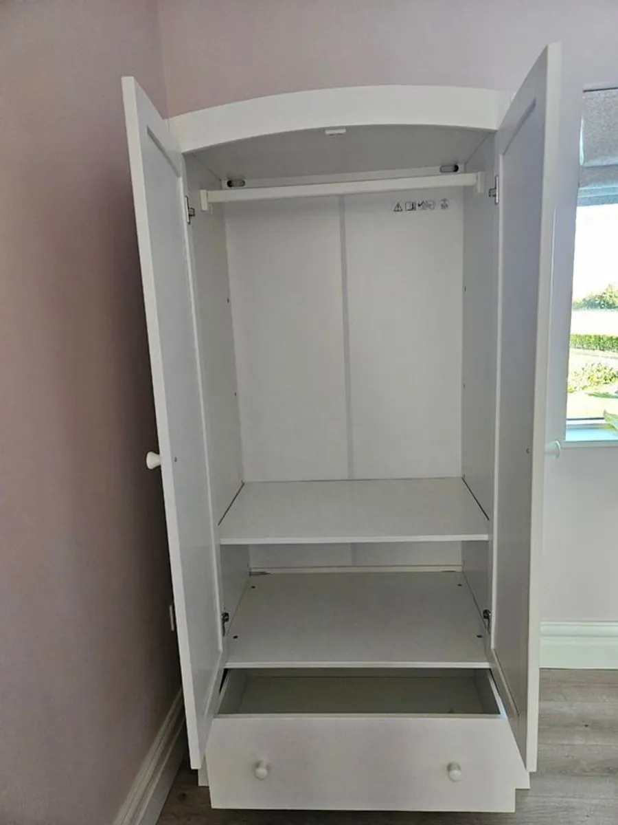 Kids wardrobe - Image 3