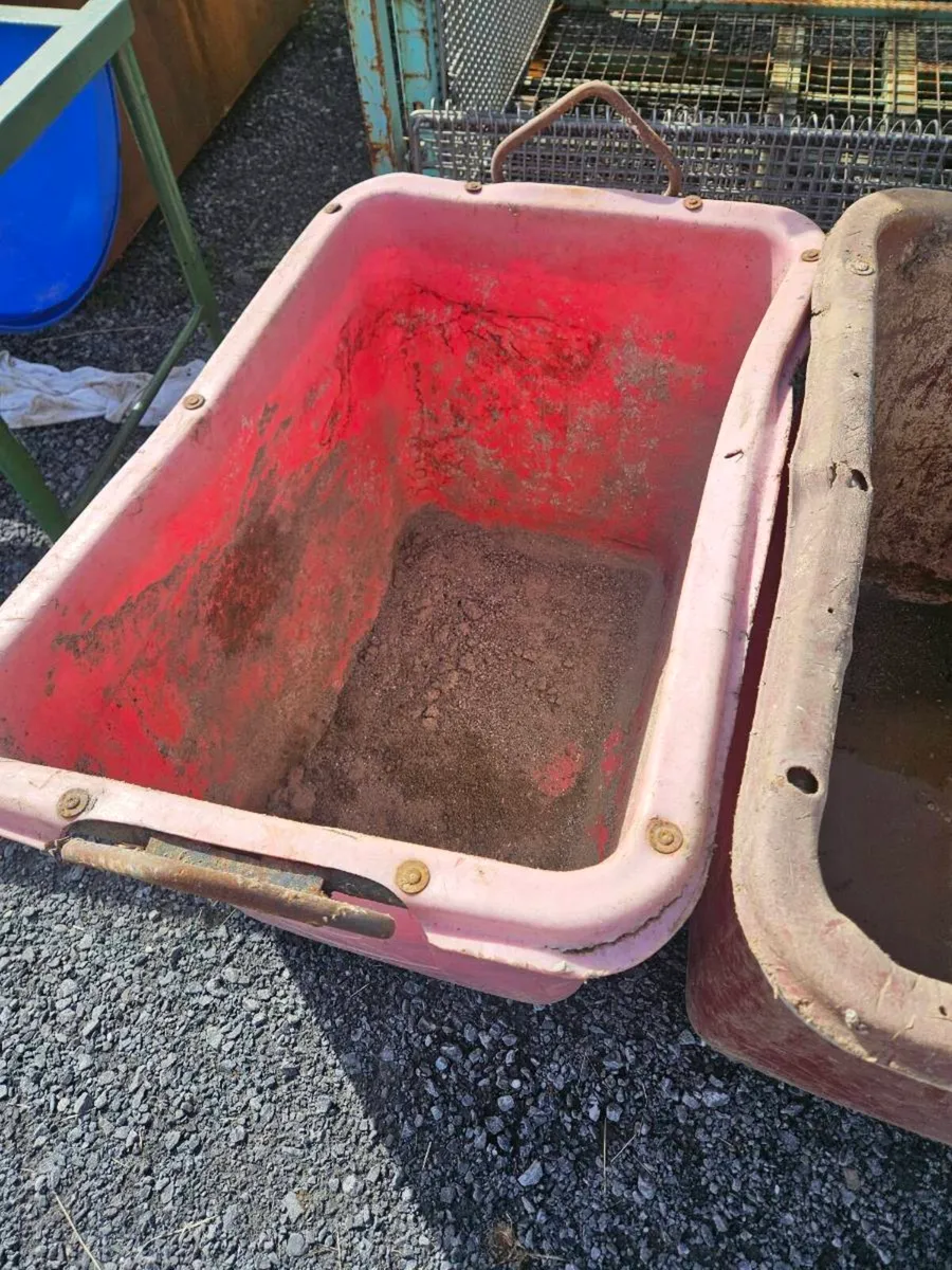 Mortar bins - Image 1