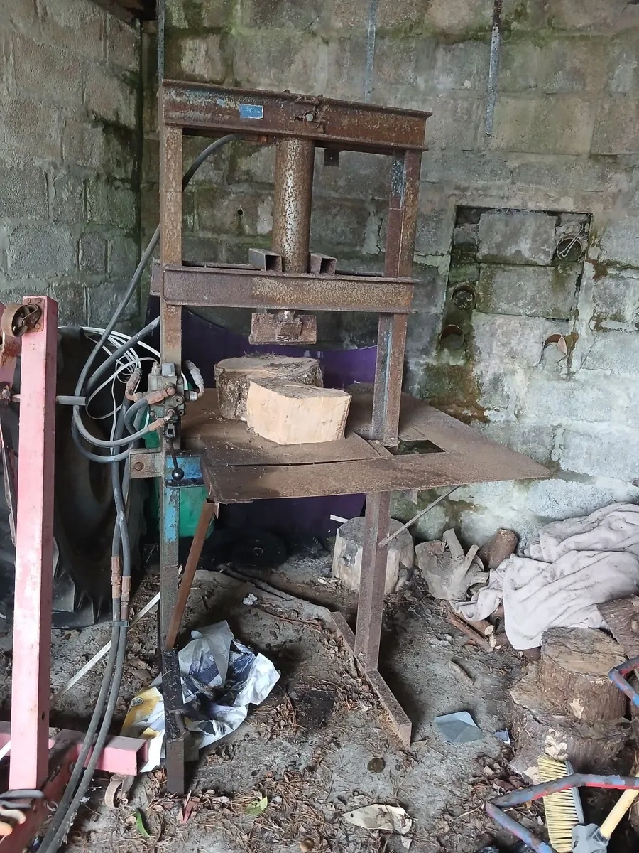 Log splitter - Image 1