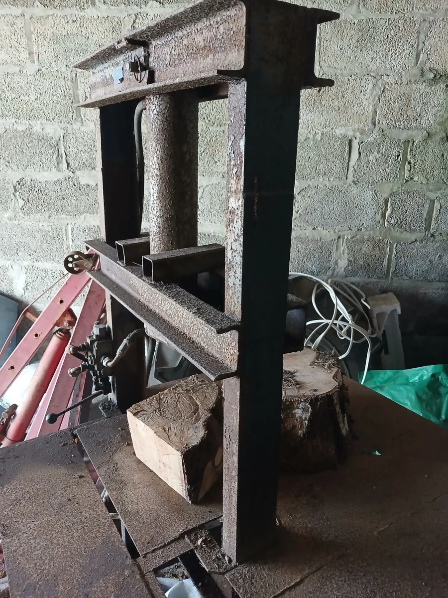 Log splitter - Image 2