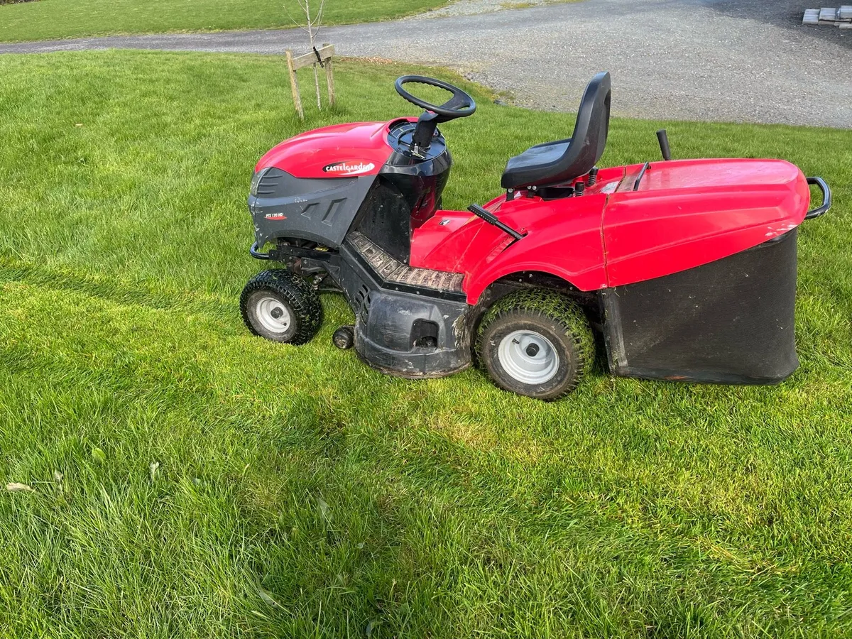 Castle garden - Image 2