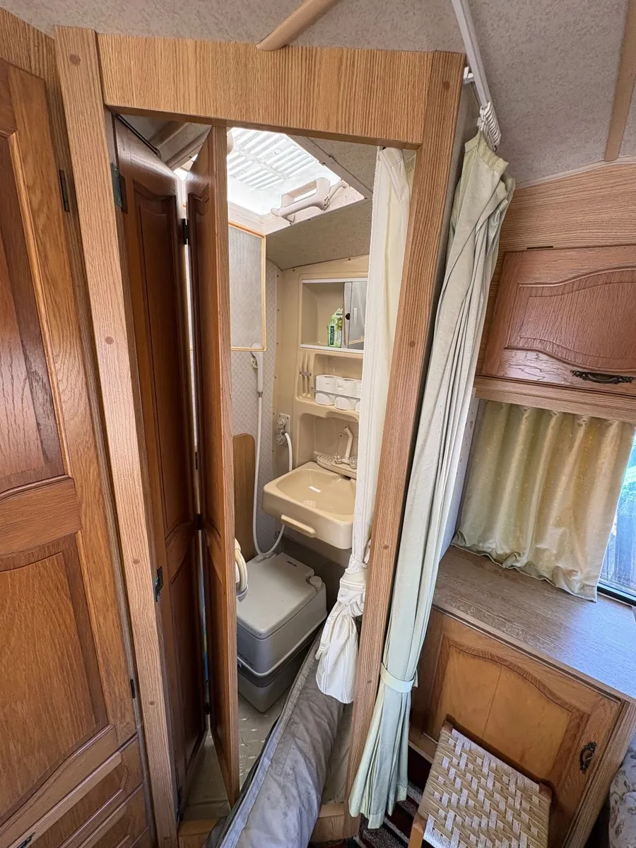 Small cheap caravan . Jubilee Pioneer. - Image 3