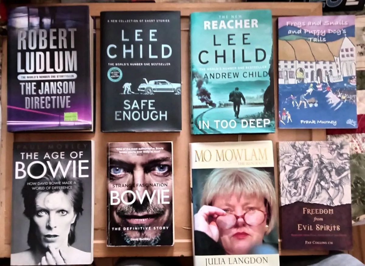 Various Books Any 6 for €20 (10 photos) - Image 1