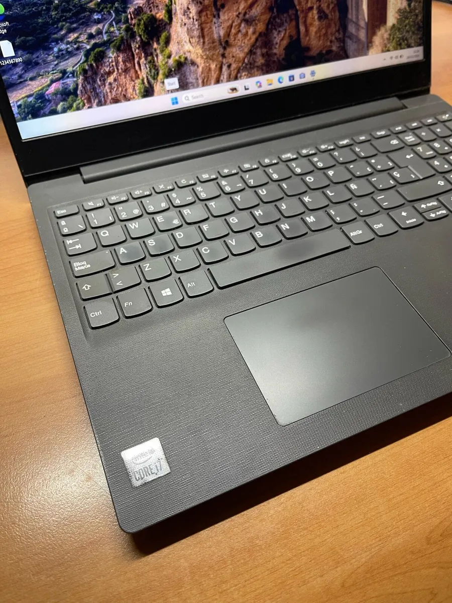 Cheap i7 pro Laptop 8/256 Windows 11 pro - Image 3