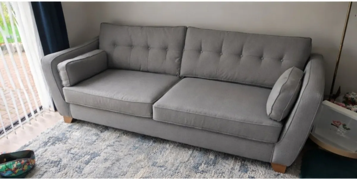 4 Seater couch - Image 1