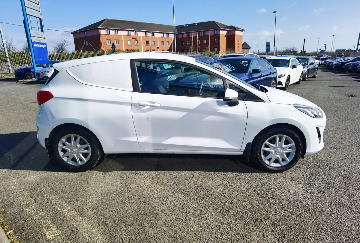 Ford Fiesta VAN 1.5 TD 2019 - Image 4