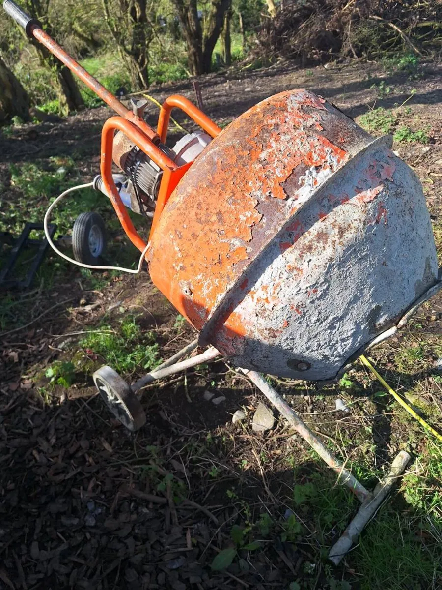 Cement mixer with stand for sale - Image 1