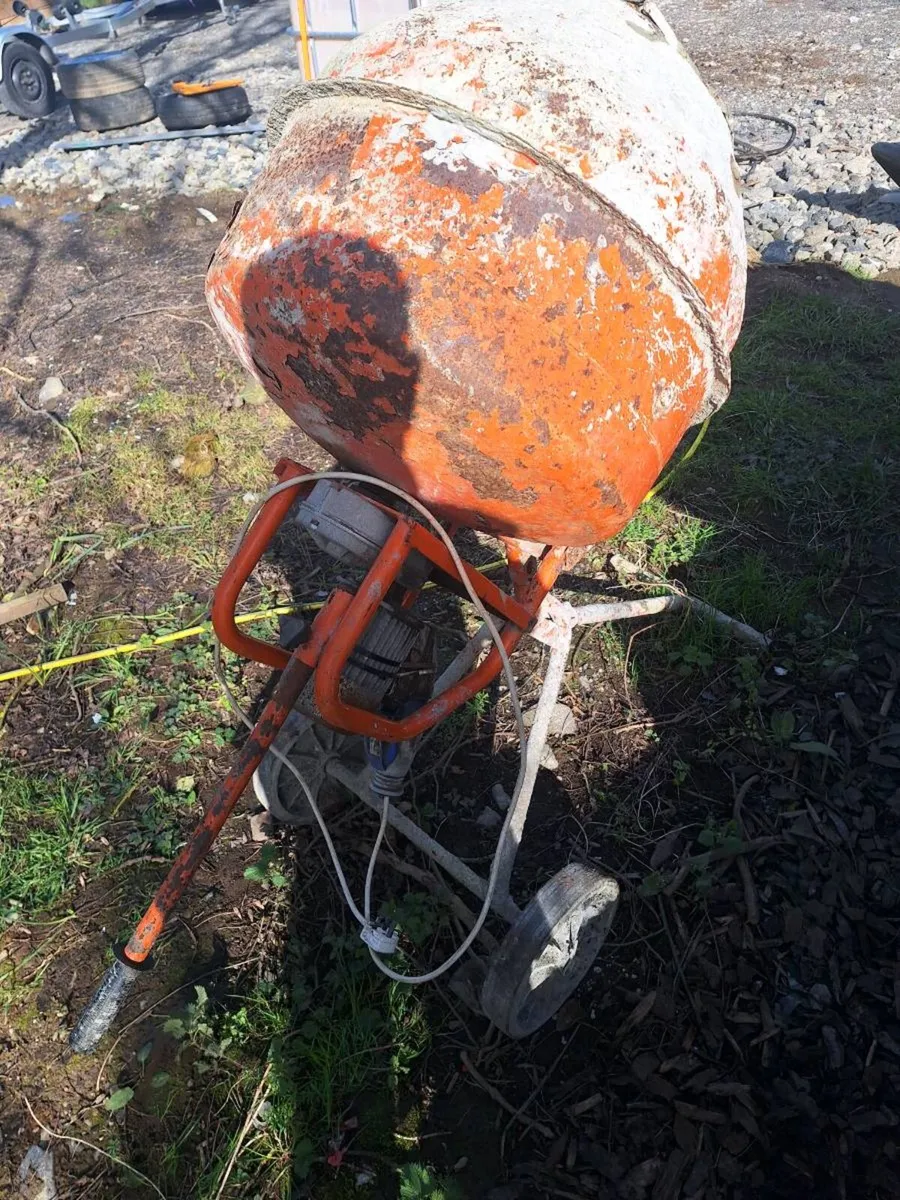 Cement mixer with stand for sale - Image 3