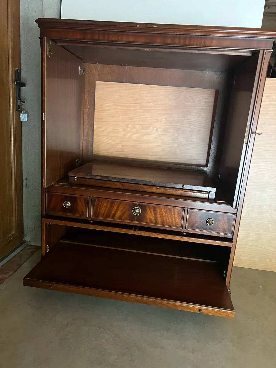 Mahogany Tv unit - Image 4