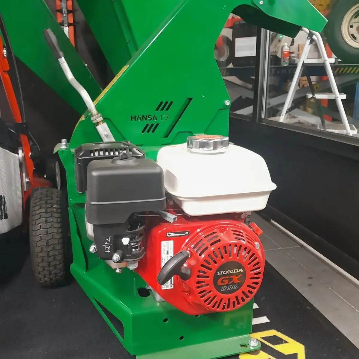 Hansa C7 Wood Chipper - Image 3