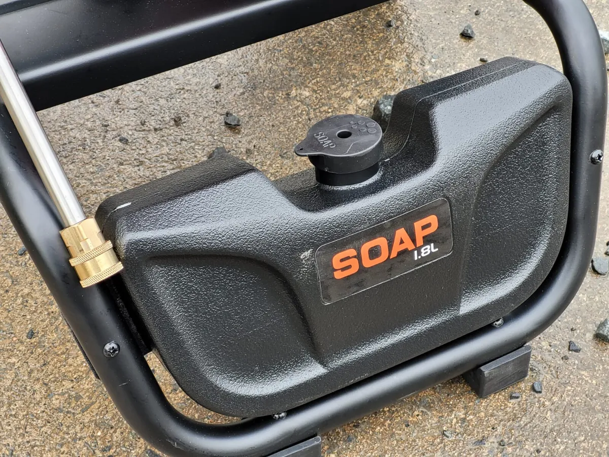 Manarola 7HP Petrol Power Washer - Image 4