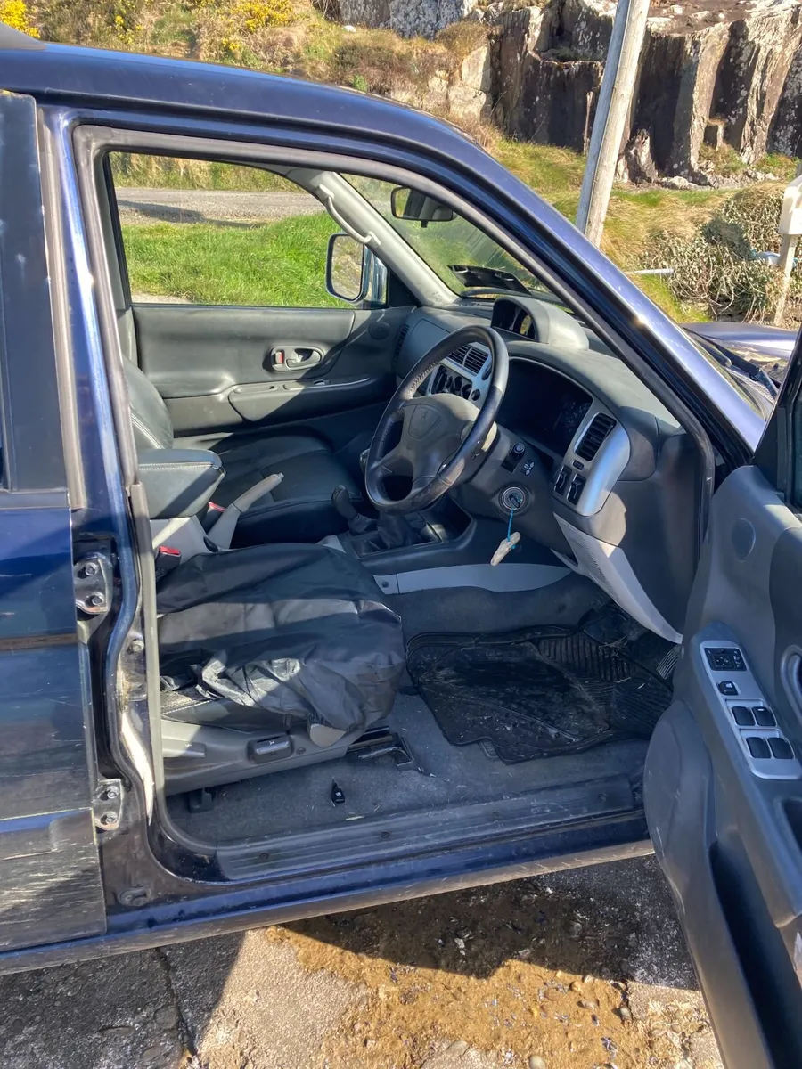 Mitsubishi Pajero 2005 - Image 3