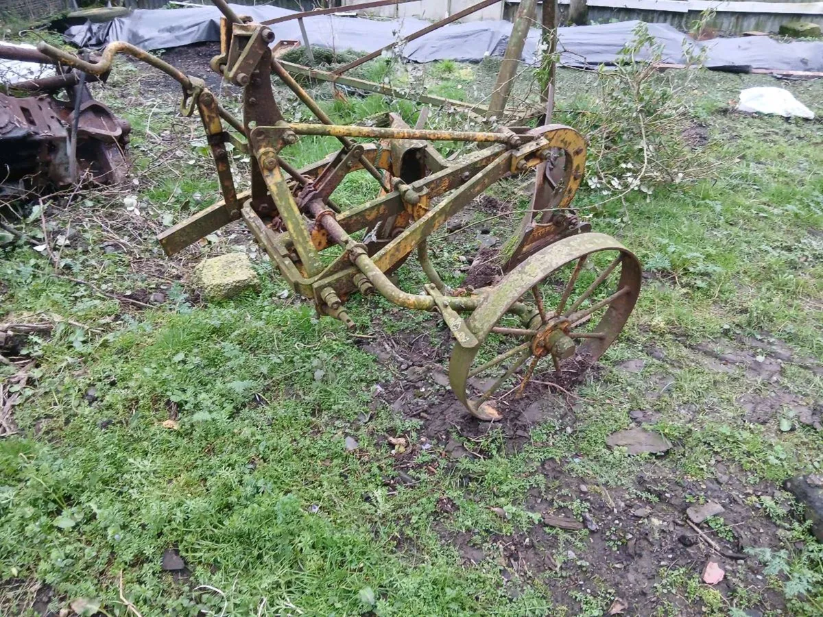Ford Ransomes + Massey Ferguson Ploughs - Image 4