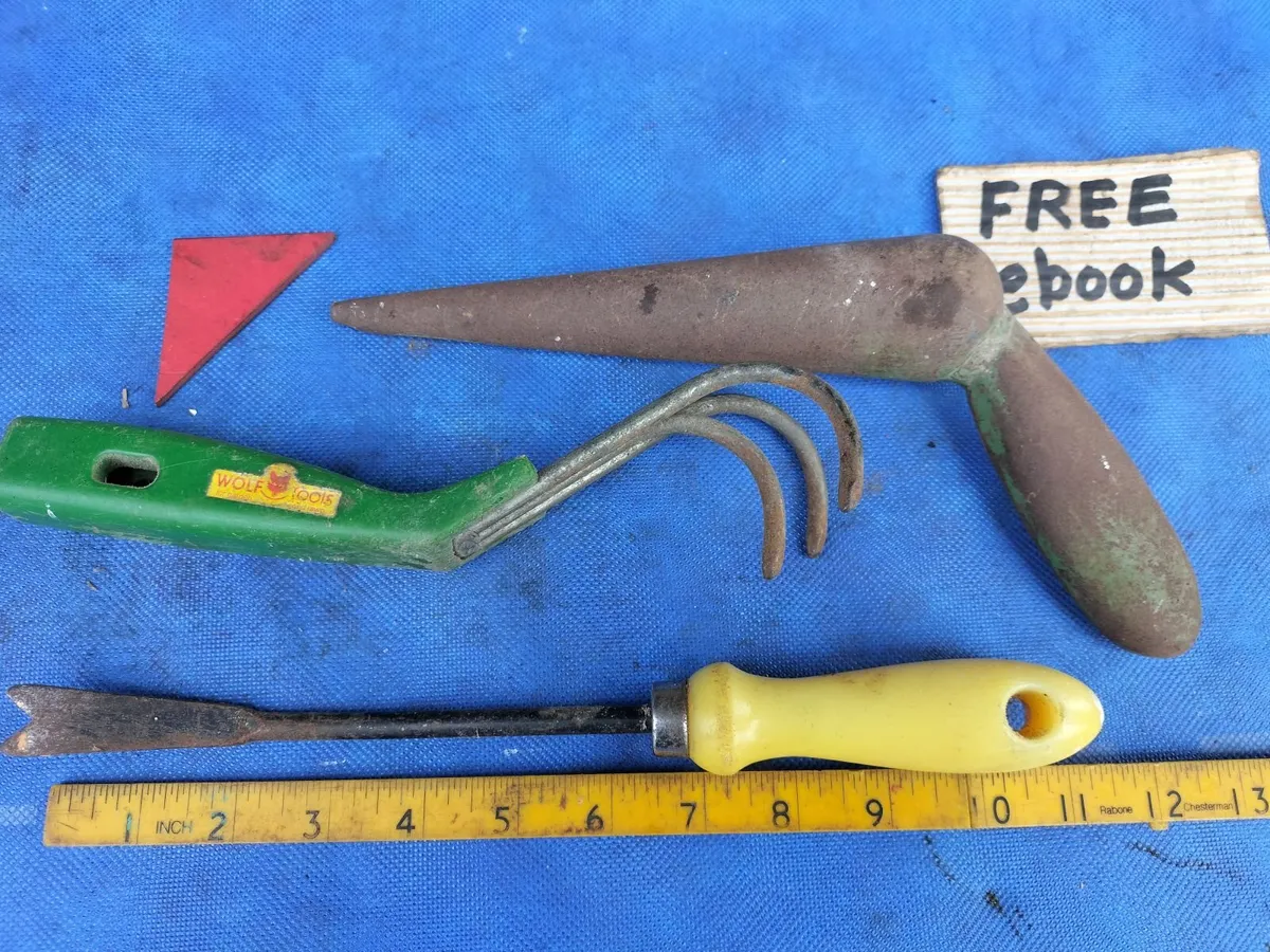 3 Gardeners Tools - Image 1