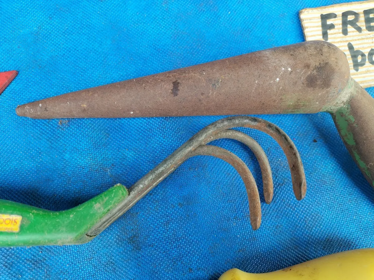3 Gardeners Tools - Image 2