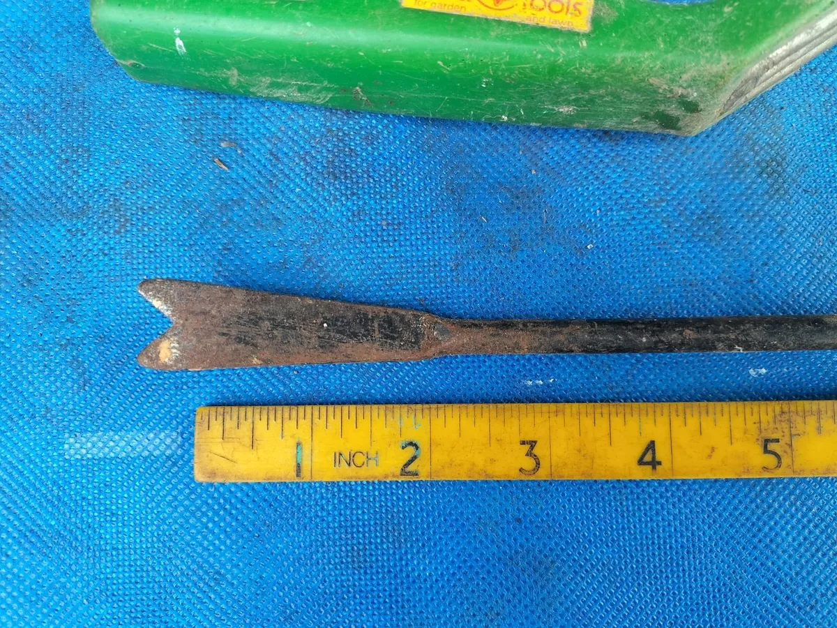 3 Gardeners Tools - Image 3