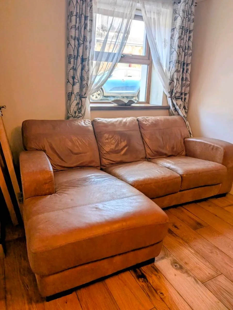 DFS Thor Leather Sofa REDUCED - Image 1