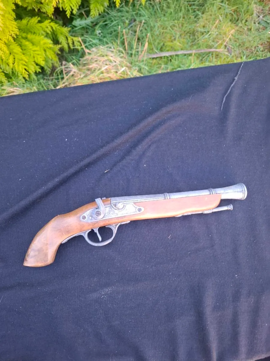 Unusual replica possible to post - Image 1