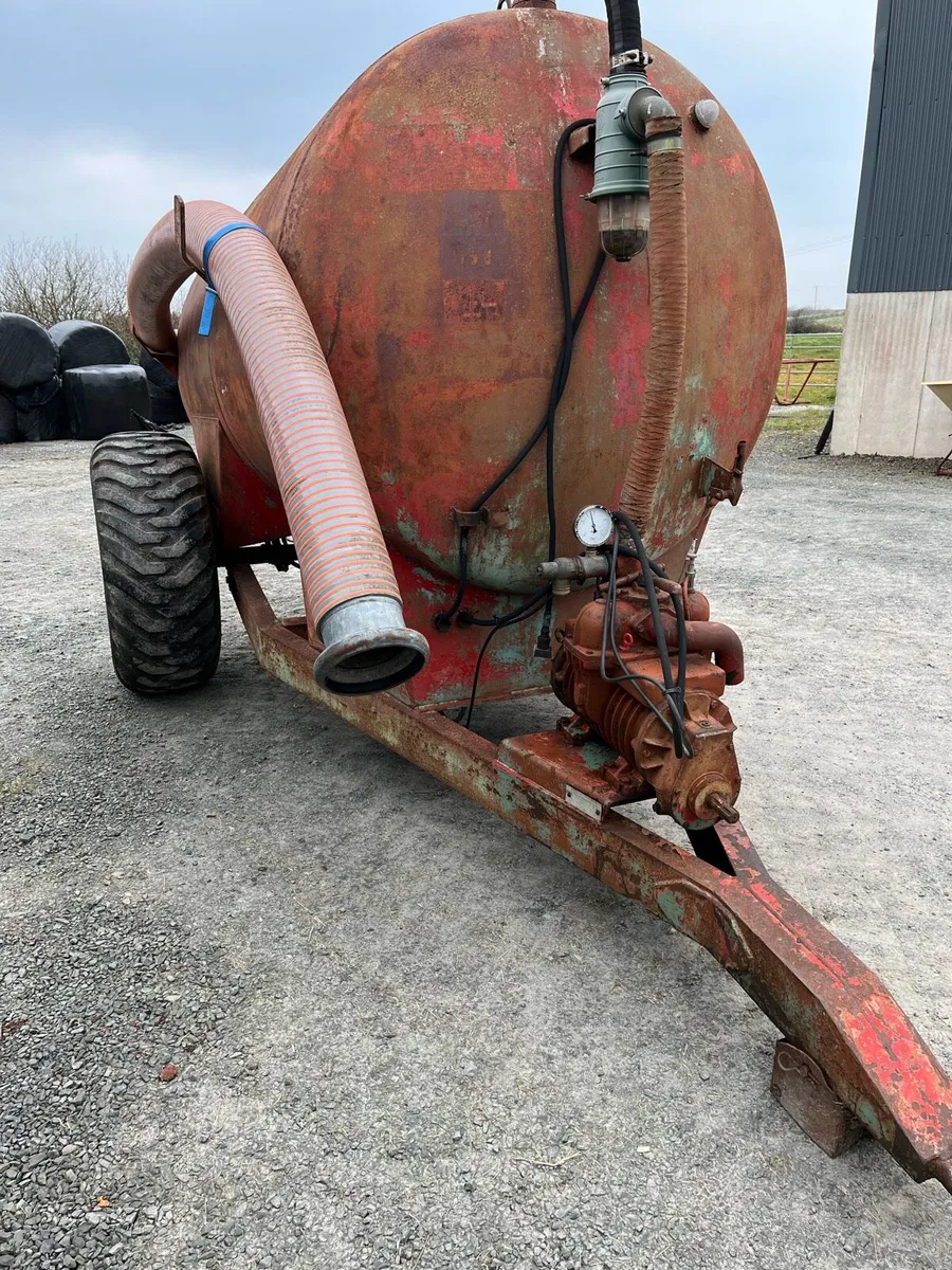 1150 gallon slurry tank - Image 1