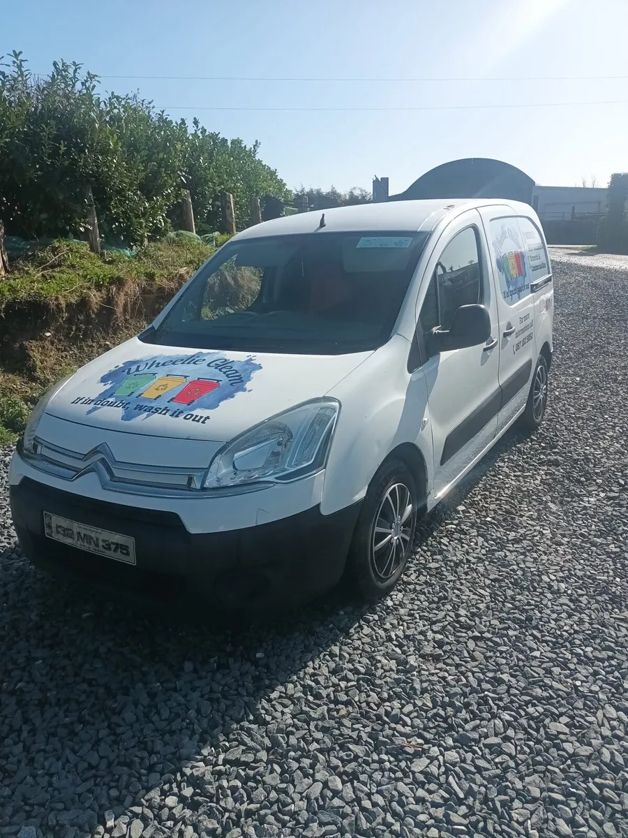 13 Berlingo 3 seats tax & test - Image 1