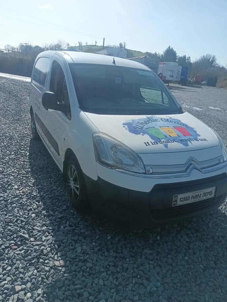 13 Berlingo 3 seats tax & test - Image 2