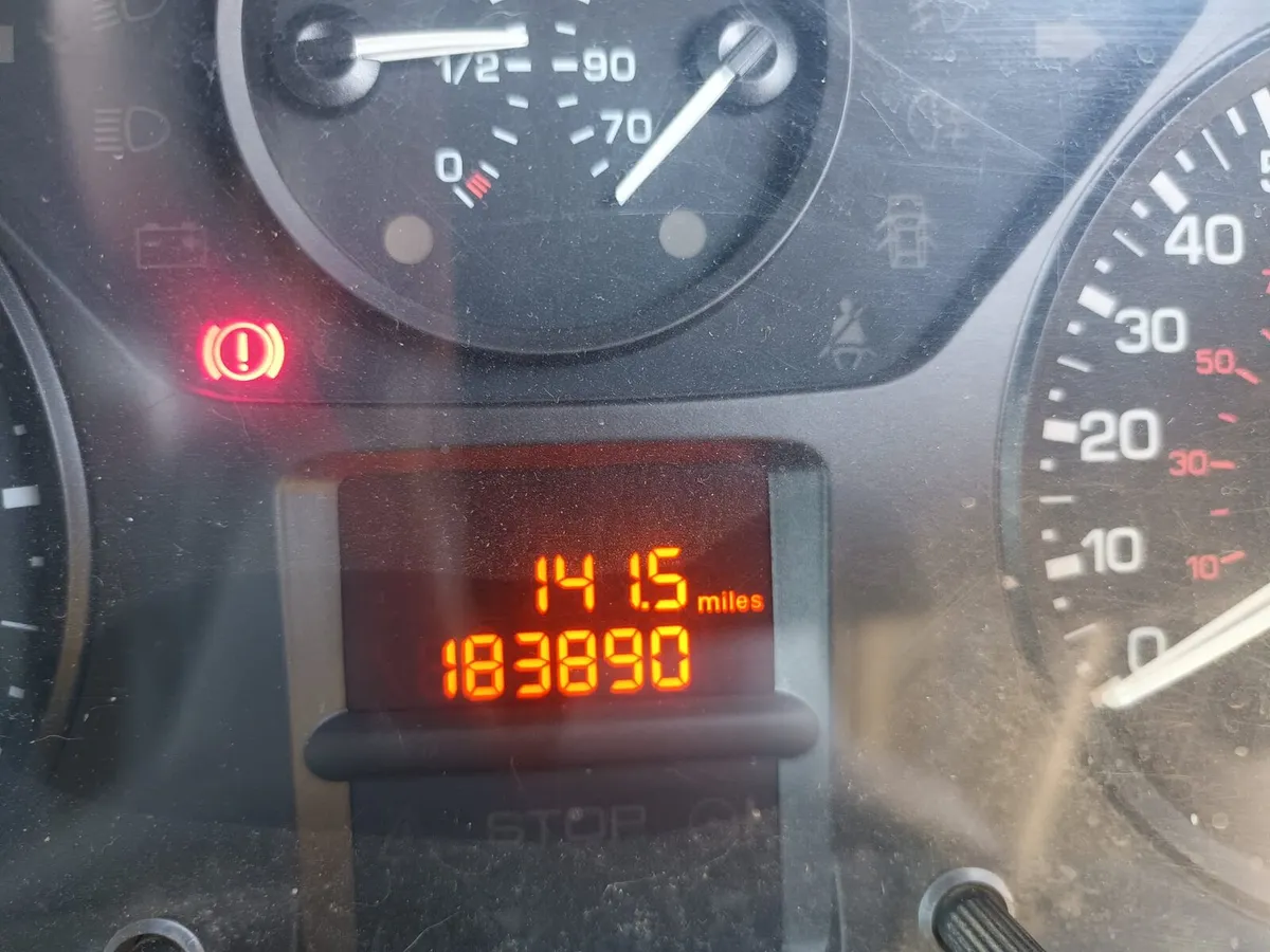 13 Berlingo 3 seats tax & test - Image 4