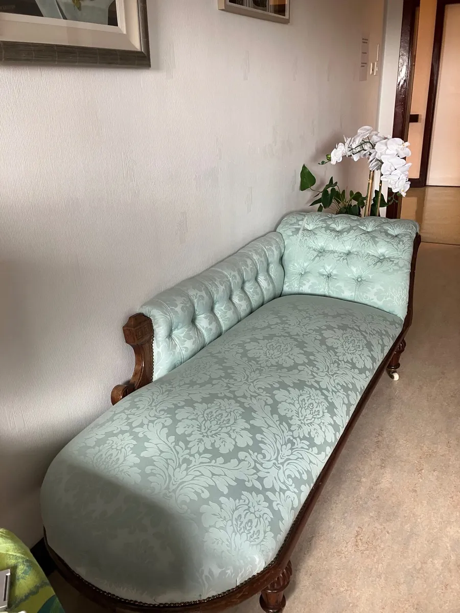 Antique chaise longue fully restored - Image 1